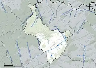 Carte en couleur présentant le réseau hydrographique de la commune