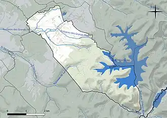 Carte en couleur présentant le réseau hydrographique de la commune