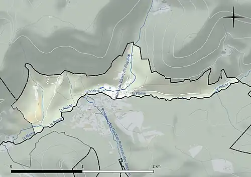 Carte en couleur présentant le réseau hydrographique de la commune
