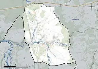 Carte en couleur présentant le réseau hydrographique de la commune