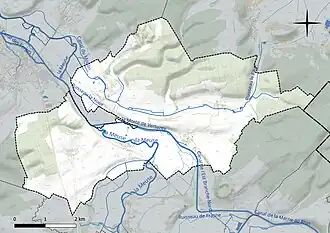 Carte en couleur présentant le réseau hydrographique de la commune