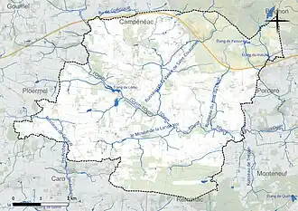 Carte en couleur présentant le réseau hydrographique de la commune