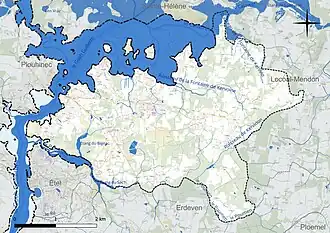 Carte en couleur présentant le réseau hydrographique de la commune