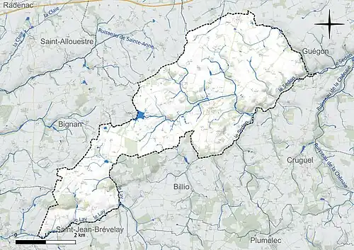 Carte en couleur présentant le réseau hydrographique de la commune