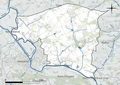 Carte en couleur présentant le réseau hydrographique de la commune