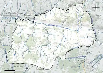 Carte en couleur présentant le réseau hydrographique de la commune