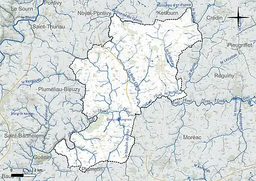 Carte en couleur présentant le réseau hydrographique de la commune