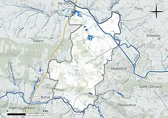 Carte en couleur présentant le réseau hydrographique de la commune