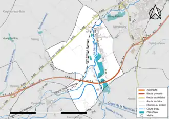Carte en couleur présentant le réseau hydrographique de la commune