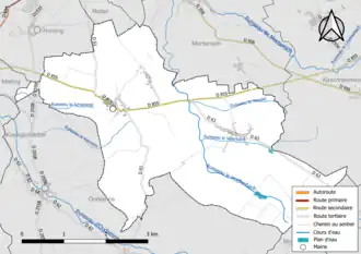 Carte en couleur présentant le réseau hydrographique de la commune