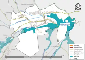 Carte en couleur présentant le réseau hydrographique de la commune
