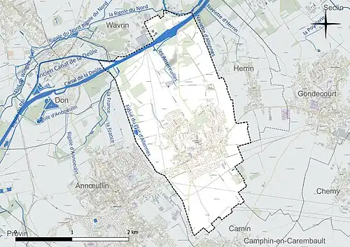 Carte en couleur présentant le réseau hydrographique de la commune