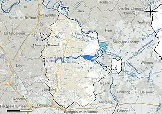 Carte en couleur présentant le réseau hydrographique de la commune