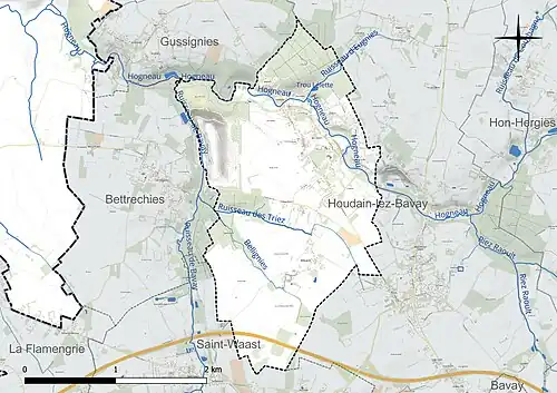 Carte en couleur présentant le réseau hydrographique de la commune