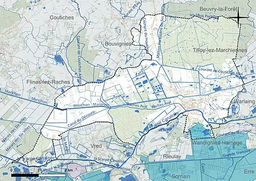 Carte en couleur présentant le réseau hydrographique de la commune