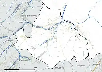 Carte en couleur présentant le réseau hydrographique de la commune