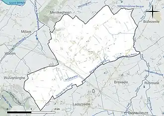 Carte en couleur présentant le réseau hydrographique de la commune