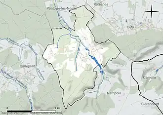 Carte en couleur présentant le réseau hydrographique de la commune