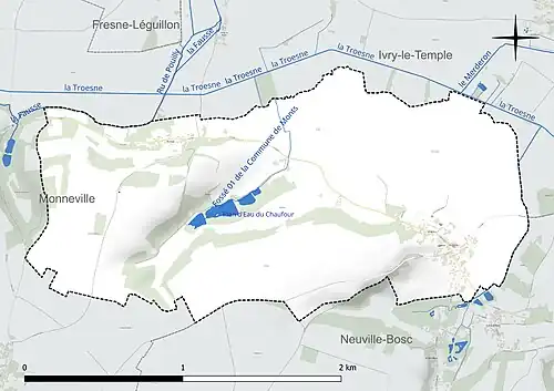 Carte en couleur présentant le réseau hydrographique de la commune