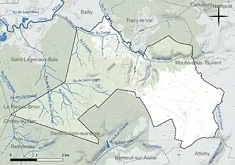Carte en couleur présentant le réseau hydrographique de la commune