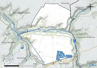 Carte en couleur présentant le réseau hydrographique de la commune