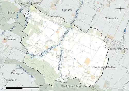 Carte en couleur présentant le réseau hydrographique de la commune