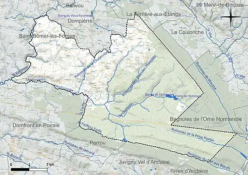 Carte en couleur présentant le réseau hydrographique de la commune