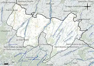 Carte en couleur présentant le réseau hydrographique de la commune