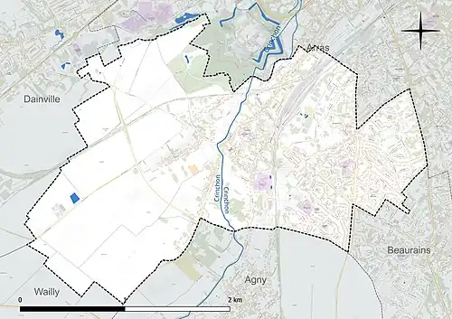Carte en couleur présentant le réseau hydrographique de la commune