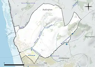 Carte en couleur présentant le réseau hydrographique de la commune