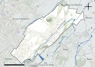 Carte en couleur présentant le réseau hydrographique de la commune
