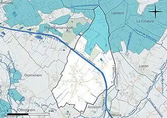 Carte en couleur présentant le réseau hydrographique de la commune