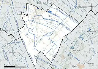 Carte en couleur présentant le réseau hydrographique de la commune