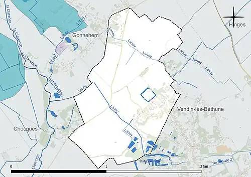 Carte en couleur présentant le réseau hydrographique de la commune