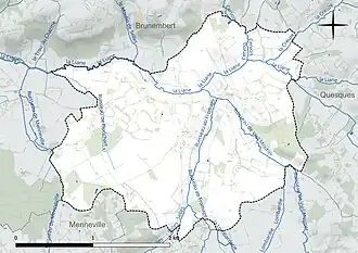 Carte en couleur présentant le réseau hydrographique de la commune