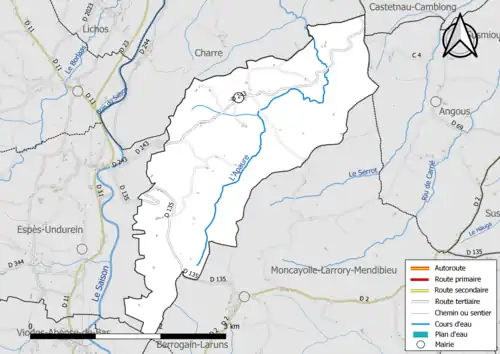 Carte en couleur présentant le réseau hydrographique de la commune