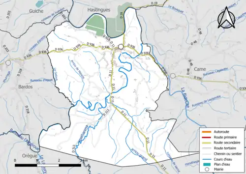 Carte en couleur présentant le réseau hydrographique de la commune