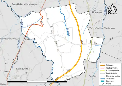 Carte en couleur présentant le réseau hydrographique de la commune