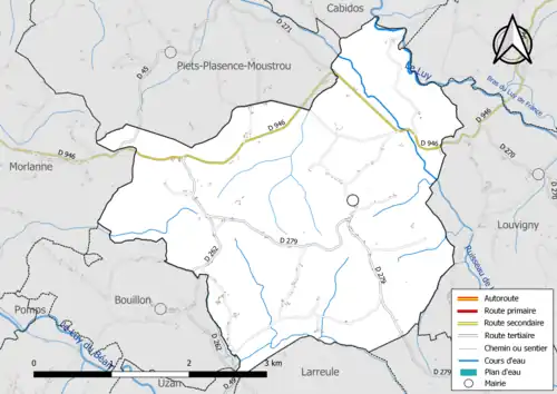 Carte en couleur présentant le réseau hydrographique de la commune