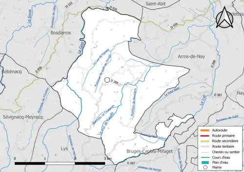 Carte en couleur présentant le réseau hydrographique de la commune
