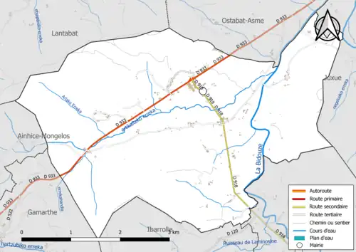 Carte en couleur présentant le réseau hydrographique de la commune