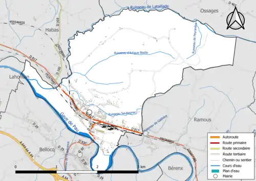 Carte en couleur présentant le réseau hydrographique de la commune