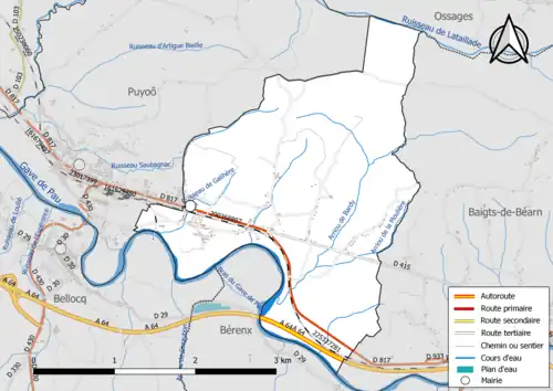 Carte en couleur présentant le réseau hydrographique de la commune