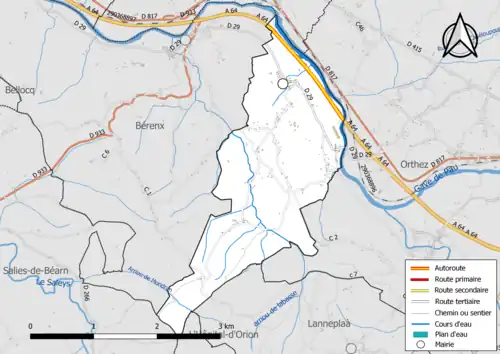 Carte en couleur présentant le réseau hydrographique de la commune