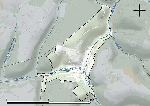 Carte en couleur présentant le réseau hydrographique de la commune
