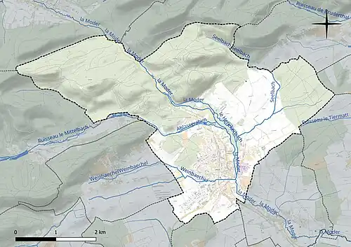 Carte en couleur présentant le réseau hydrographique de la commune