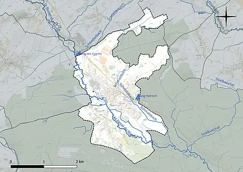 Carte en couleur présentant le réseau hydrographique de la commune