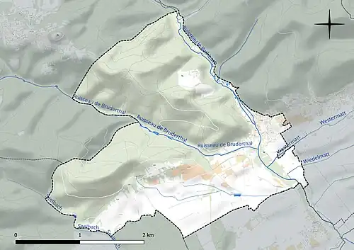 Carte en couleur présentant le réseau hydrographique de la commune