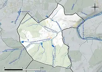 Carte en couleur présentant le réseau hydrographique de la commune