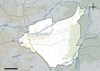 Carte en couleur présentant le réseau hydrographique de la commune